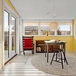 Dom wakacyjny 3 Bedroom Pet Friendly In *