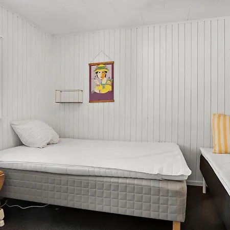 בית נופש 3 Bedroom Pet Friendly In קורסור