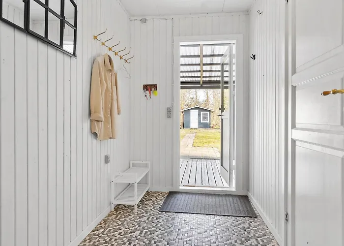 3 Bedroom Pet Friendly In *